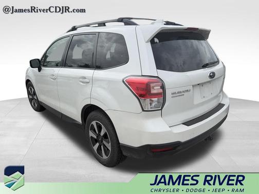 Crystal White Pearl 2018 Subaru Forester 2.5i Premium