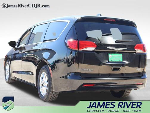 2024 Chrysler Voyager LX