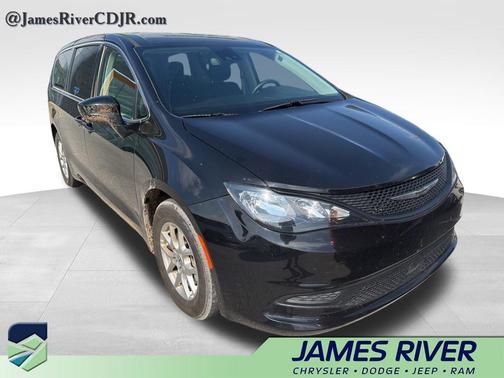 2024 Chrysler Voyager LX