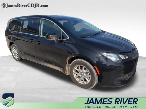 2024 Chrysler Voyager LX