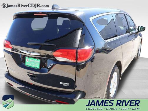 2024 Chrysler Voyager LX