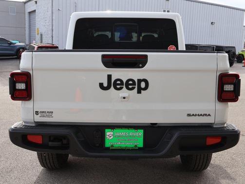 2026 Jeep Gladiator Sahara 4x4