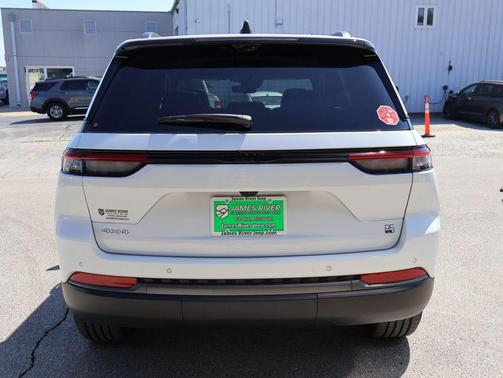Bright White Clearcoat 2026 Jeep Grand Cherokee 85th Anniversay Edition 4x4