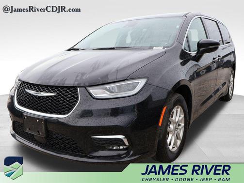 Diamond Black Crystal Pearlcoat 2025 Chrysler Pacifica L