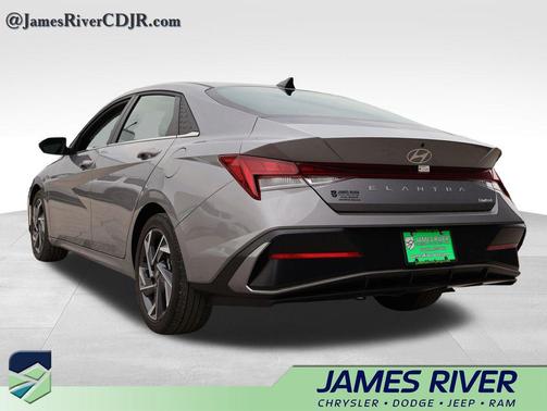 Fluid Metal 2025 Hyundai ELANTRA Limited