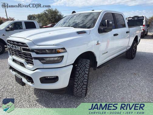 Bright White Clearcoat 2026 RAM 2500 Big Horn Crew Cab 4x4 6'4' Box