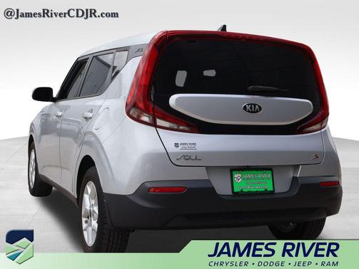 Sparkling Silver 2021 Kia Soul S