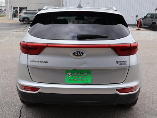 Sparkling Silver 2017 Kia Sportage LX