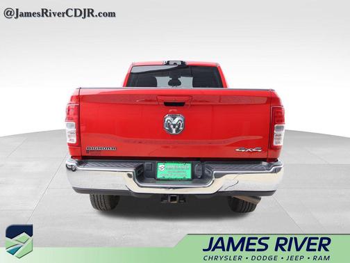 Flame Red Clearcoat 2022 RAM 2500 Big Horn Crew Cab 4x4 6'4' Box