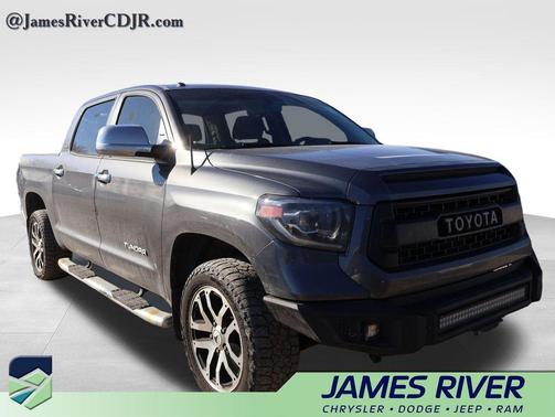 2017 Toyota Tundra SR5