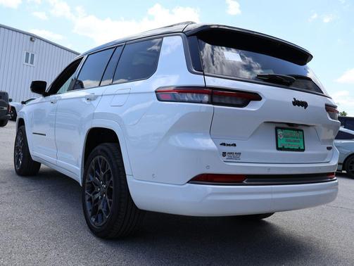 Bright White Clearcoat 2026 Jeep Grand Cherokee L Summit
