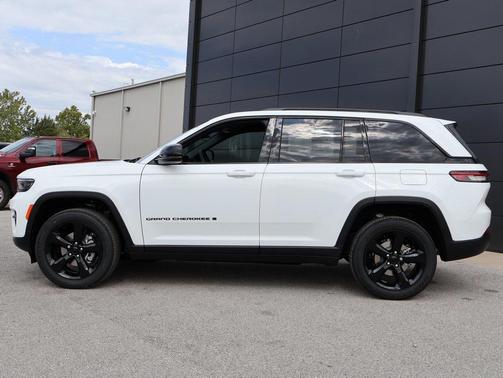 2025 Jeep Grand Cherokee Altitude