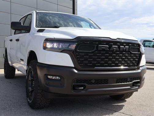 2026 RAM 1500 Warlock Crew Cab 4x4 5'7' Box