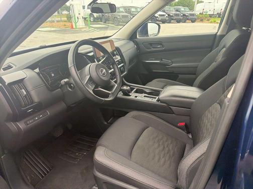 Deep Ocean Blue Pearl 2025 Nissan Pathfinder SV FWD