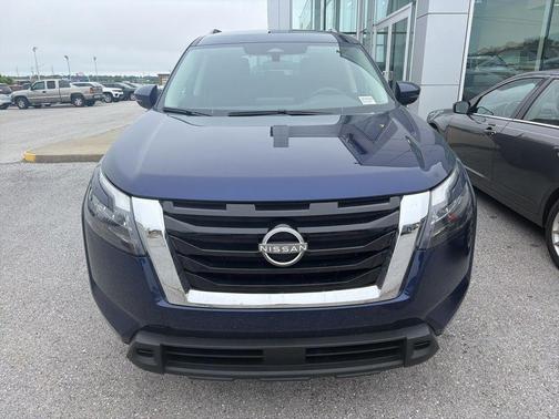 Deep Ocean Blue Pearl 2025 Nissan Pathfinder SV FWD