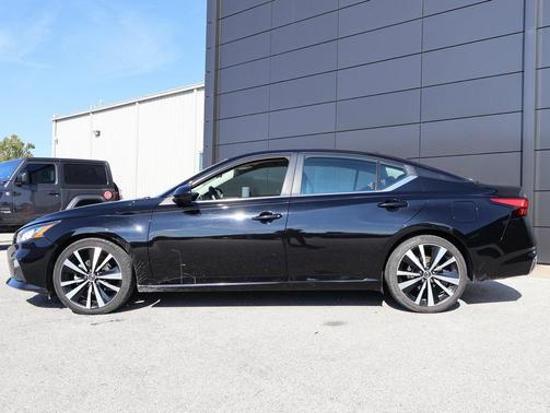 2021 Nissan Altima SR FWD