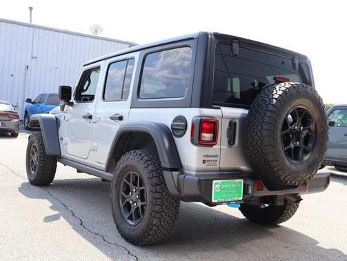 Silver Zynith Clearcoat 2024 Jeep Wrangler 4xe Willys