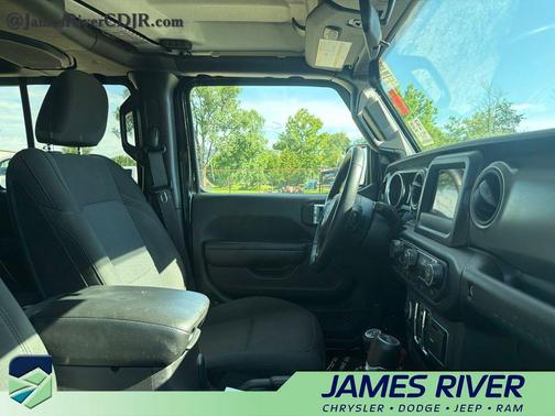 Black Clearcoat 2022 Jeep Wrangler Willys
