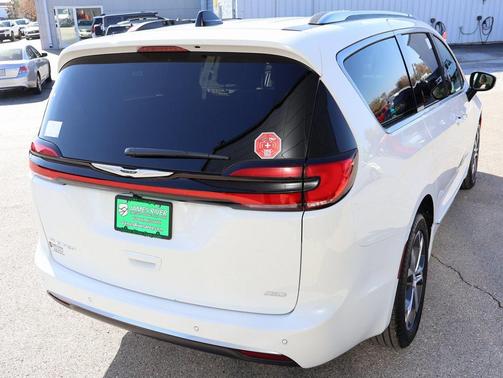 2026 Chrysler Pacifica L