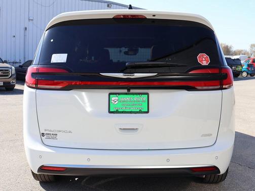 2026 Chrysler Pacifica L