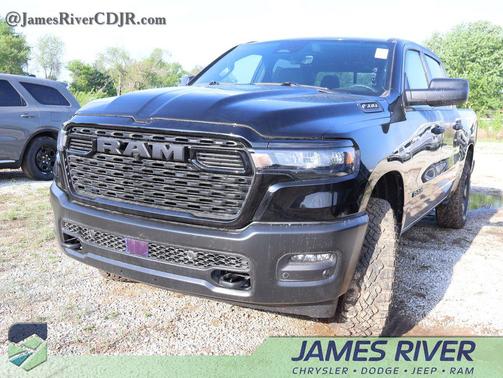 Diamond Black Crystal Pearlcoat 2026 RAM 1500 Warlock Crew Cab 4x4 5'7' Box
