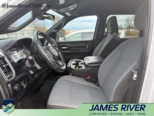 2024 RAM 3500 Big Horn Crew Cab 4x4 8' Box