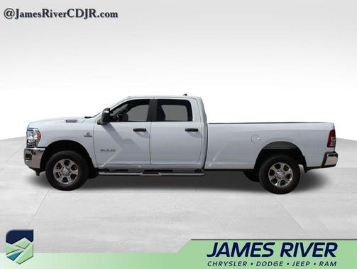 Bright White Clearcoat 2024 RAM 3500 Big Horn Crew Cab 4x4 8' Box