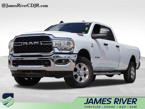 Bright White Clearcoat 2024 RAM 3500 Big Horn Crew Cab 4x4 8' Box