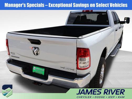 Bright White Clearcoat 2024 RAM 3500 Big Horn Crew Cab 4x4 8' Box