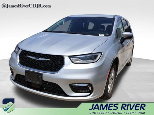 Silver Mist Clearcoat 2023 Chrysler Pacifica Touring L