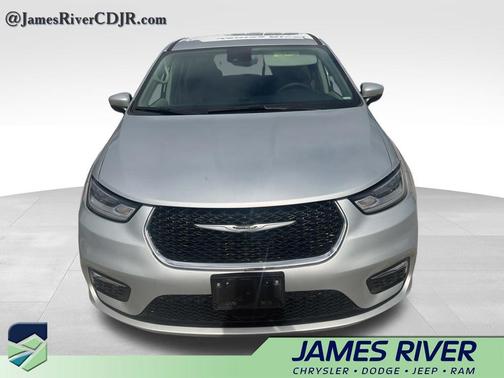 Silver Mist Clearcoat 2023 Chrysler Pacifica Touring L