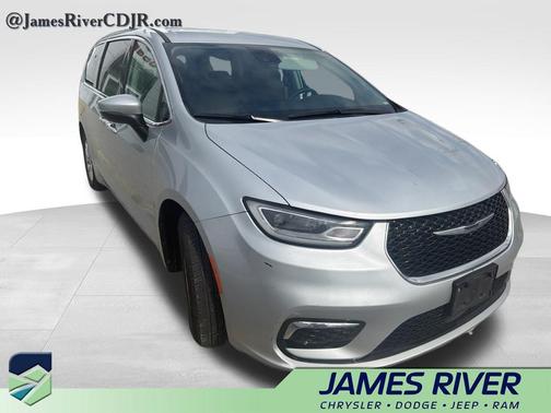 Silver Mist Clearcoat 2023 Chrysler Pacifica Touring L