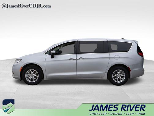 Silver Mist Clearcoat 2023 Chrysler Pacifica Touring L