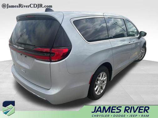 Silver Mist Clearcoat 2023 Chrysler Pacifica Touring L