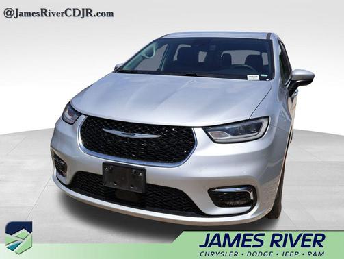 Silver Mist Clearcoat 2023 Chrysler Pacifica Touring L