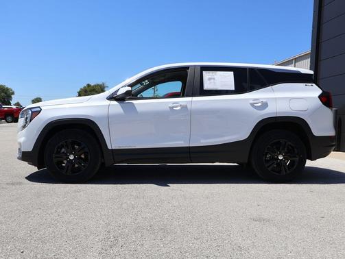 Summit White 2024 GMC Terrain SLE