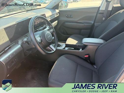 2025 Hyundai KONA SEL