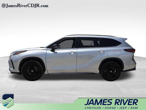 Celestial Silver Metallic 2025 Toyota Highlander XSE