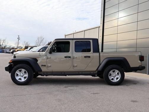 2020 Jeep Gladiator Sport S