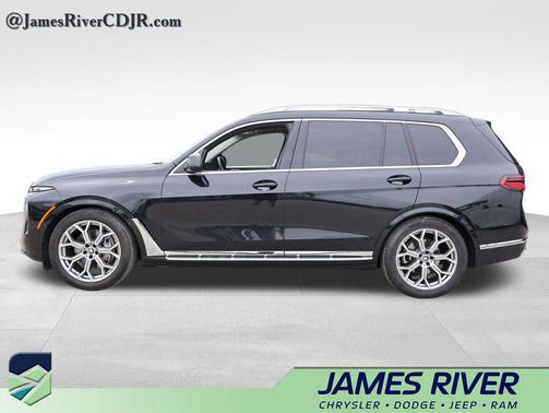 Black Sapphire Metallic 2025 BMW X7 xDrive40i