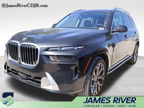 Black Sapphire Metallic 2025 BMW X7 xDrive40i
