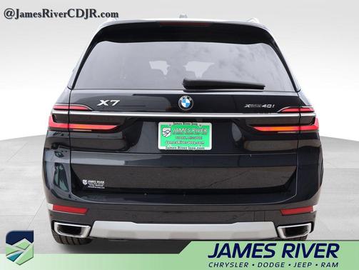 Black Sapphire Metallic 2025 BMW X7 xDrive40i
