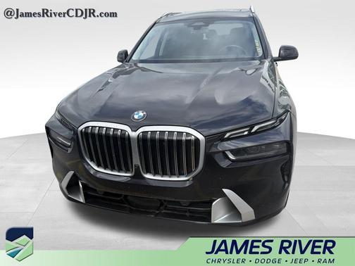 Black Sapphire Metallic 2025 BMW X7 xDrive40i