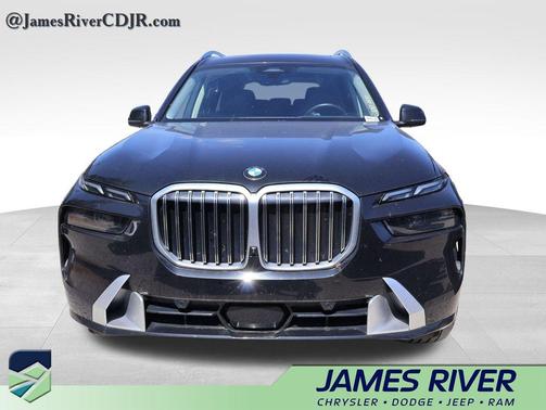 Black Sapphire Metallic 2025 BMW X7 xDrive40i