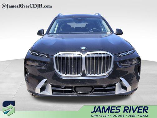 Black Sapphire Metallic 2025 BMW X7 xDrive40i