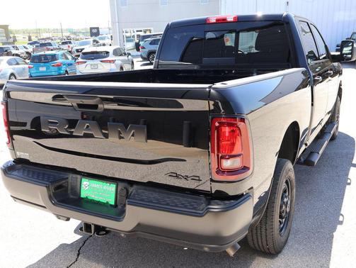 2025 RAM 2500 Tradesman Crew Cab 4x4 6'4' Box