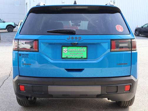 2026 Jeep Cherokee Laredo 4x4