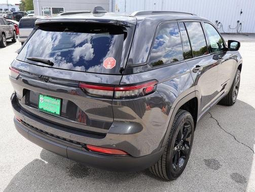 2025 Jeep Grand Cherokee Altitude