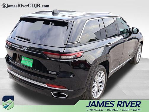 Diamond Black Crystal Pearlcoat 2023 Jeep Grand Cherokee 4xe Summit
