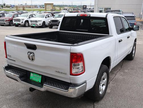 Bright White Clearcoat 2023 RAM 1500 Big Horn/Lone Star